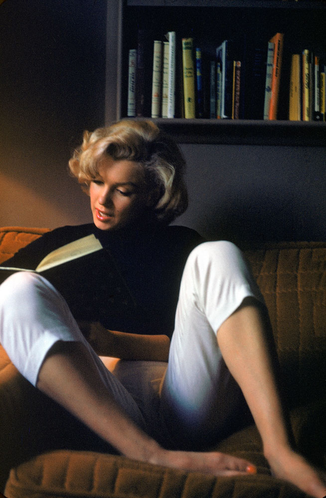 Marilyn Monroe at Home in Hollywood: Color Photos of the Star in 1953